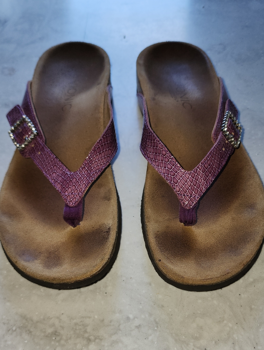 Vionic SIZE 9 Purple Embellished Thong Sandals